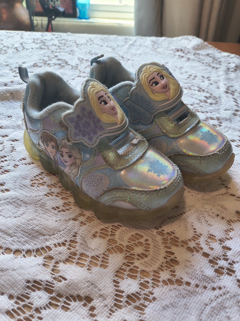 Light up Disney Frozen Elsa holographic blue sneakers size 8 toddler - Picture 2 of 10